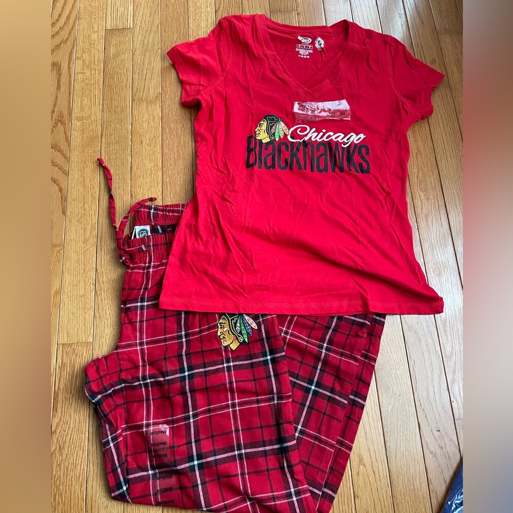 Chicago Blackhawks flannel pajama set. Women’s size medium. Never worn.